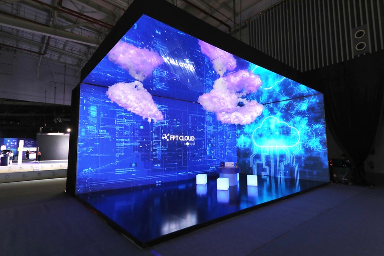 Khu vực giới thiệu giải ph&aacute;p FPT Cloud.