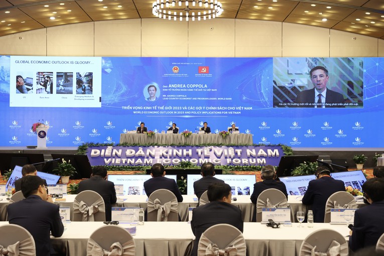 Chuyên gia quốc tế hiến kế 'xốc' lại thị trường trái phiếu, bất động sản