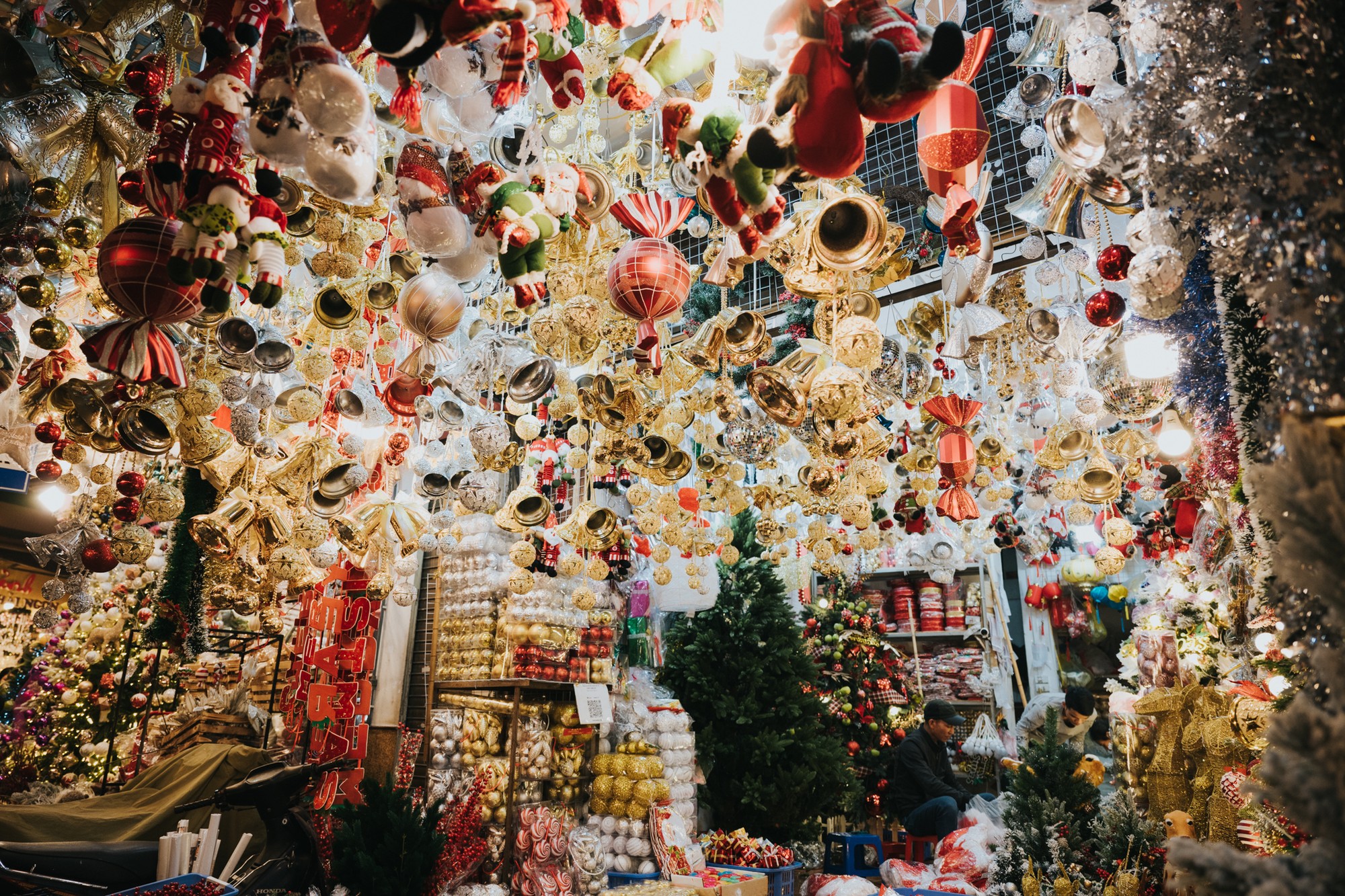 H&agrave; Nội ngập tr&agrave;n kh&ocirc;ng kh&iacute; những ng&agrave;y cận Gi&aacute;ng sinh