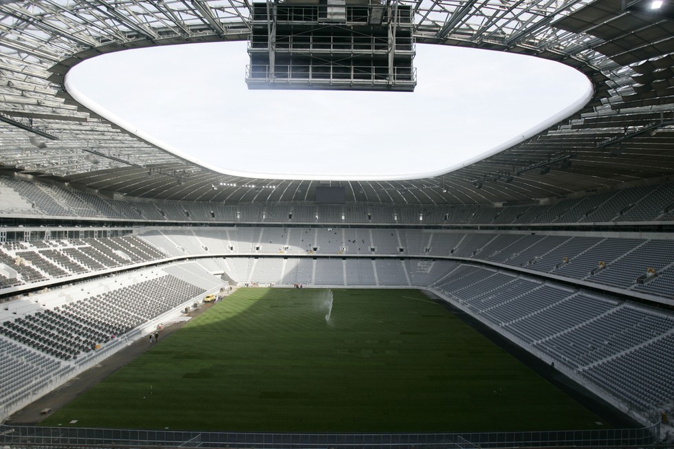 S&acirc;n vận động Allianz Arena ở M&uuml;nchen, Bayern, Đức. S&acirc;n c&oacute; sức chứa 70.000 chỗ ngồi cho c&aacute;c trận đấu quốc tế v&agrave; 75.000 chỗ ngồi cho c&aacute;c trận đấu trong nước. Ảnh: Getty Images