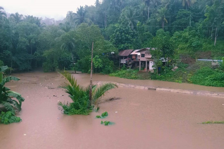 Một ng&ocirc;i l&agrave;ng ở th&agrave;nh phố Dapitan, miền nam Philippines bị ngập lụt. Ảnh: Ch&iacute;nh quyền th&agrave;nh phố Dapitan