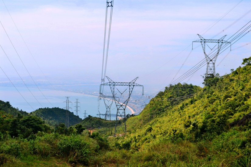 Đường d&acirc;y truyền tải điện 500kV. Ảnh minh họa