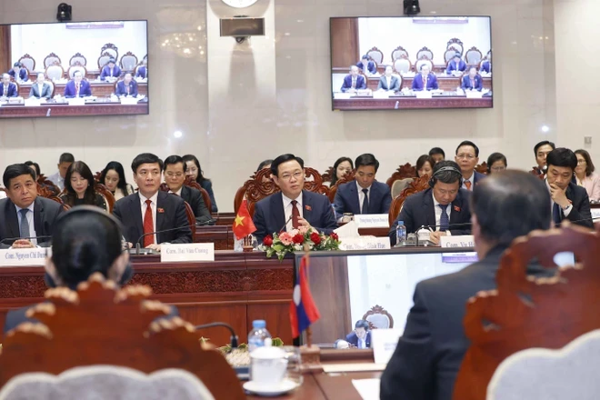 Chủ tịch Quốc hội Vương Đ&igrave;nh Huệ nhấn mạnh hai Quốc hội cần x&acirc;y dựng thể chế, ph&aacute;p luật để c&ugrave;ng nhau tạo đột ph&aacute; cho hợp t&aacute;c kinh tế - thương mại song phương. Ảnh: TTXVN