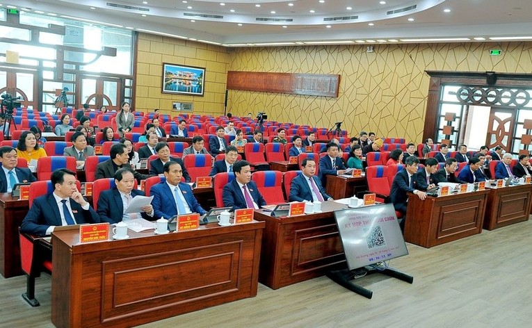 C&aacute;c đại biểu dự phi&ecirc;n bế mạc kỳ họp.