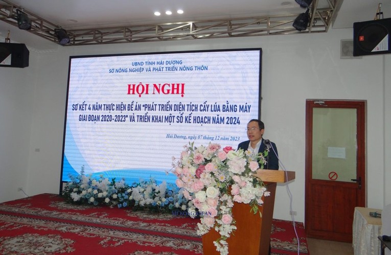 &Ocirc;ng Nguyễn Tiến Tr&aacute;ng, Chi Cục trưởng Chi cục Trồng trọt v&agrave; Bảo vệ thực vật tỉnh Hải Dương ph&aacute;t biểu tại hội nghị.