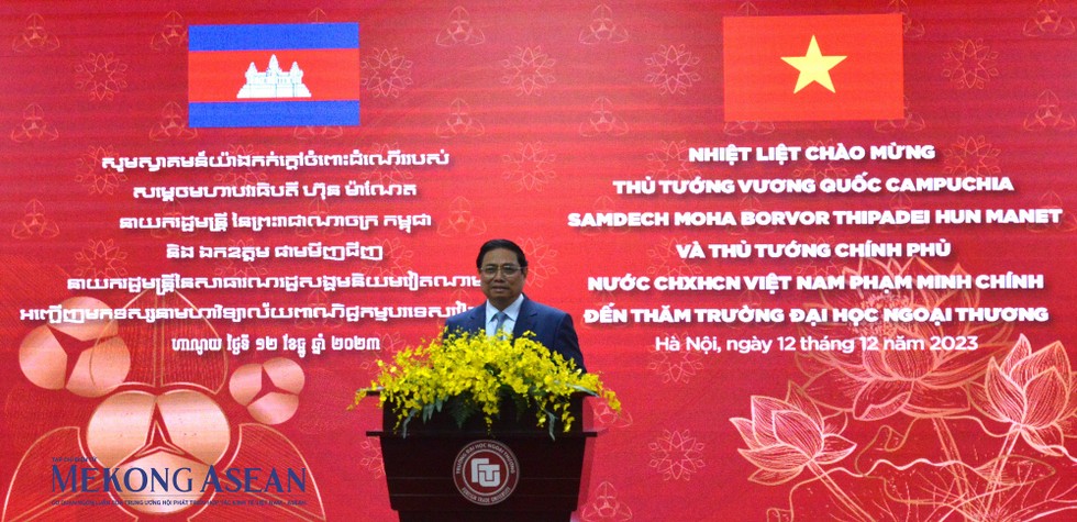 Thủ tướng Phạm Minh Ch&iacute;nh ph&aacute;t biểu về mối quan hệ s&acirc;u rộng tr&ecirc;n nhiều mặt bao gồm ngoại giao, ch&iacute;nh trị, kinh tế, thương mại giữa Việt Nam v&agrave; Campuchia. Ảnh: Ng&acirc;n H&agrave;