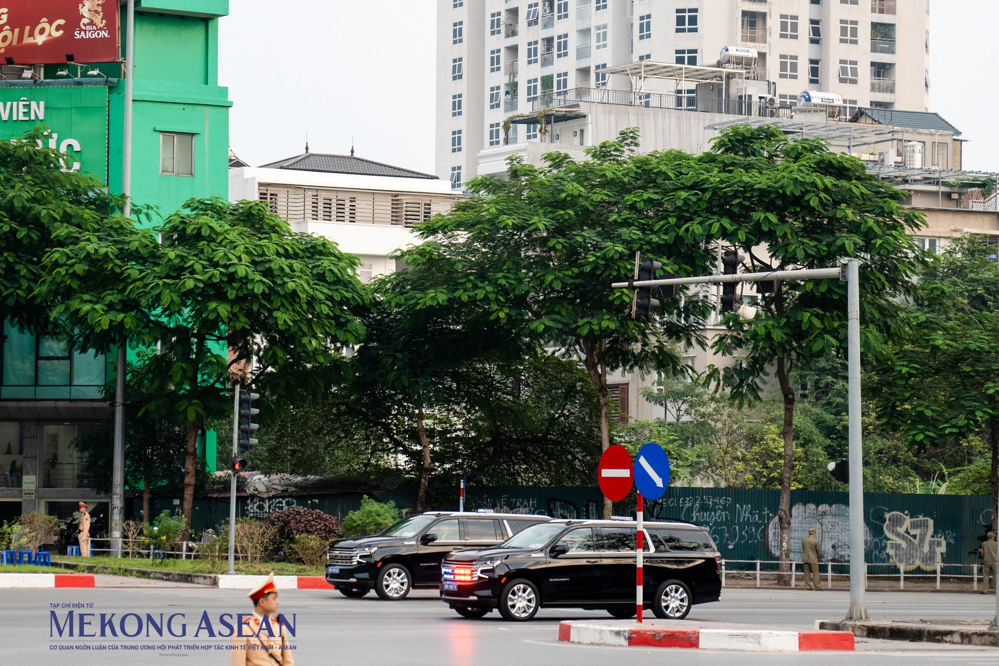 Trong chuyến thăm k&eacute;o d&agrave;i 2 ng&agrave;y đến Việt Nam, Tổng B&iacute; thư, Chủ tịch nước Trung Quốc Tập Cận B&igrave;nh đ&atilde; c&oacute; cuộc hội đ&agrave;m với Tổng B&iacute; thư Nguyễn Ph&uacute; Trọng, hội đ&agrave;m với Chủ tịch nước V&otilde; Văn Thưởng, hội kiến Thủ tướng Phạm Minh Ch&iacute;nh, hội kiến Chủ tịch Quốc hội Vương Đ&igrave;nh Huệ.