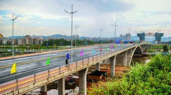 Xây mới cầu đường bộ nối Lào Cai với Trung Quốc