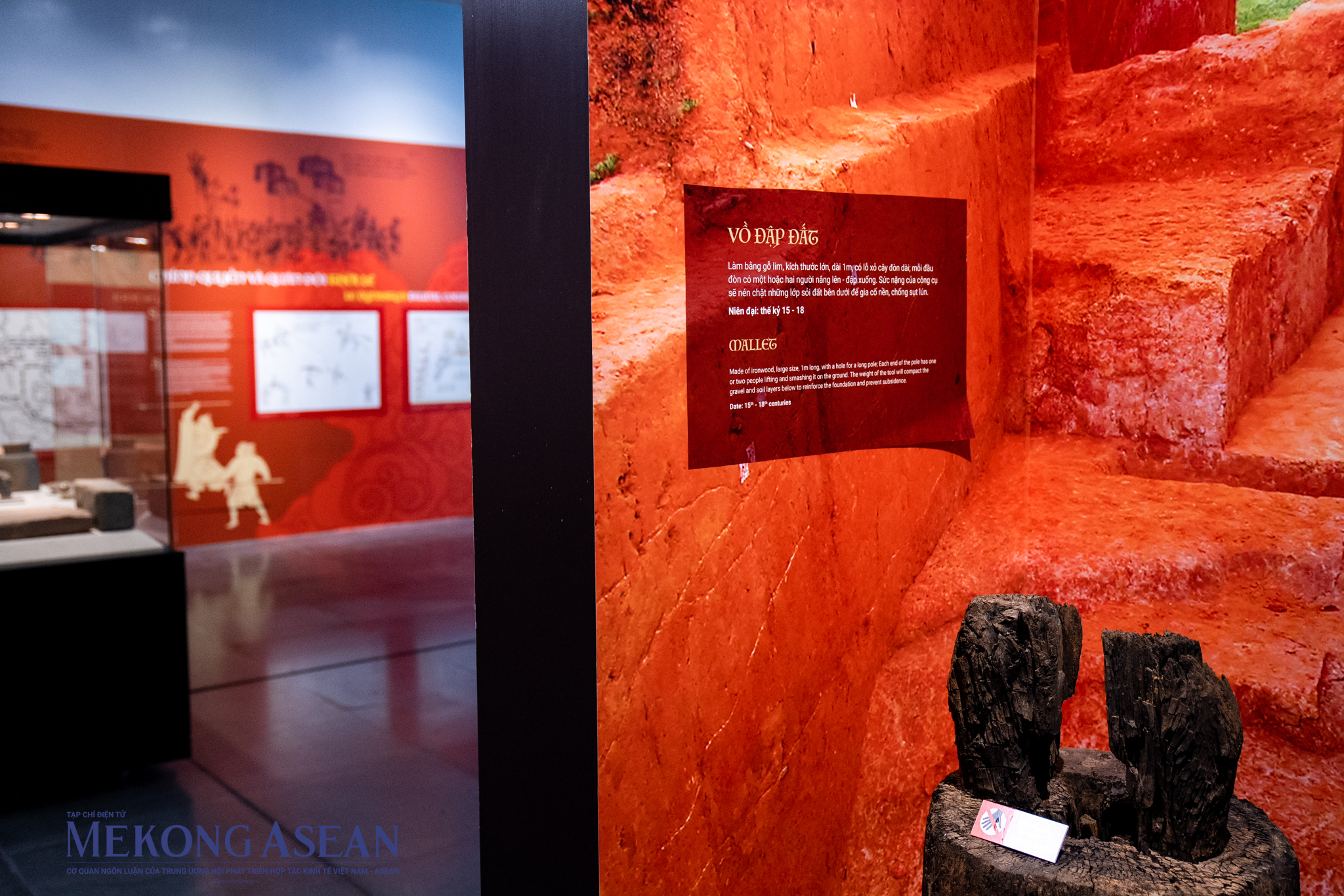 H&agrave; Nội: Chi&ecirc;m ngưỡng vũ kh&iacute; cổ thời L&ecirc; ph&aacute;t hiện dưới l&ograve;ng hồ Ngọc Kh&aacute;nh