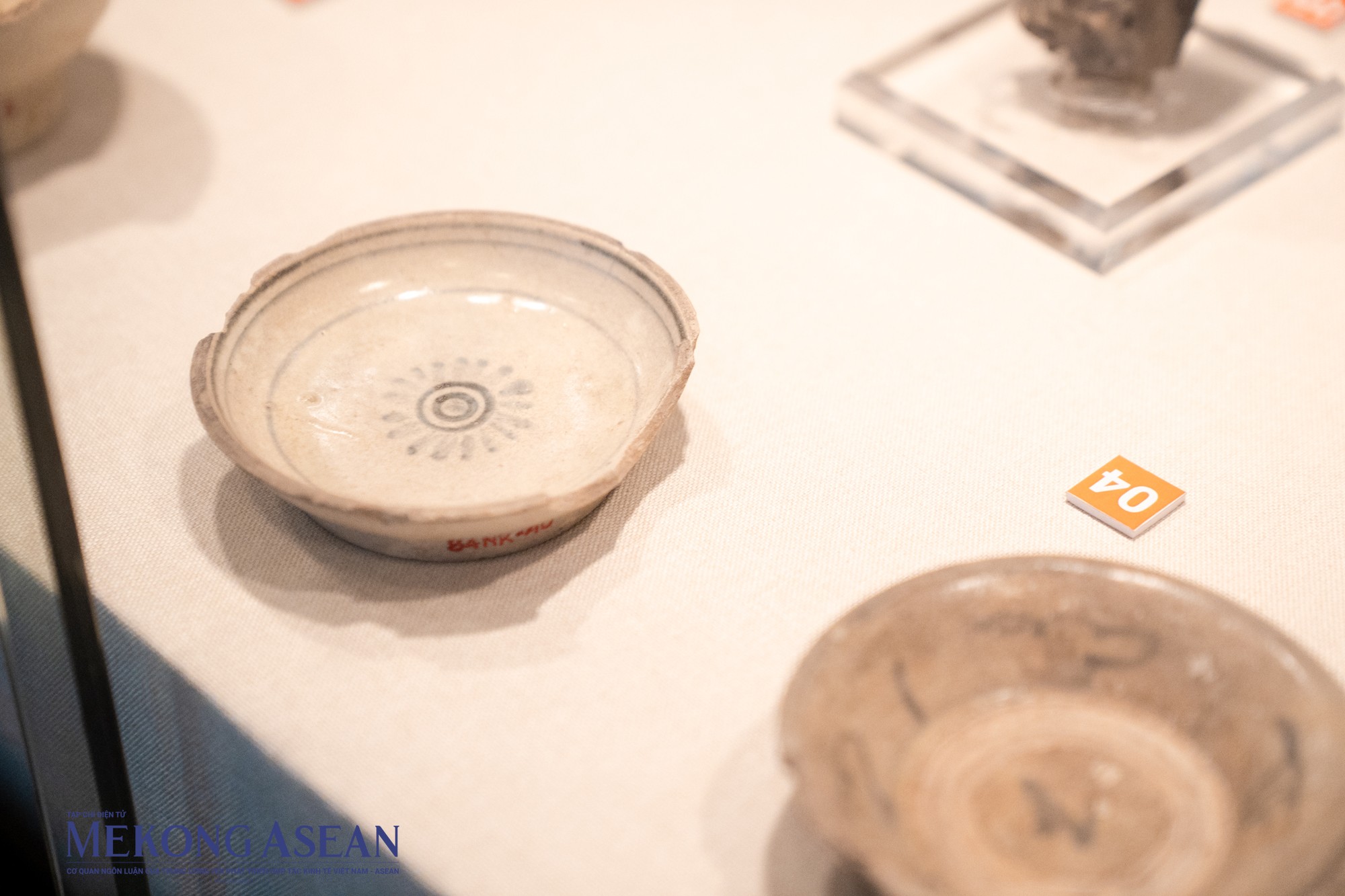 Một số vật liệu x&acirc;y dựng v&agrave; hiện vật được ph&aacute;t hiện tại khu vực Giảng V&otilde; trường