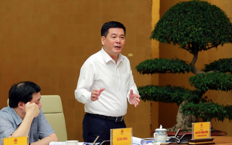 Bộ trưởng C&ocirc;ng Thương Nguyễn Hồng Di&ecirc;n ph&aacute;t biểu tại cuộc họp. Nguồn: VGP.