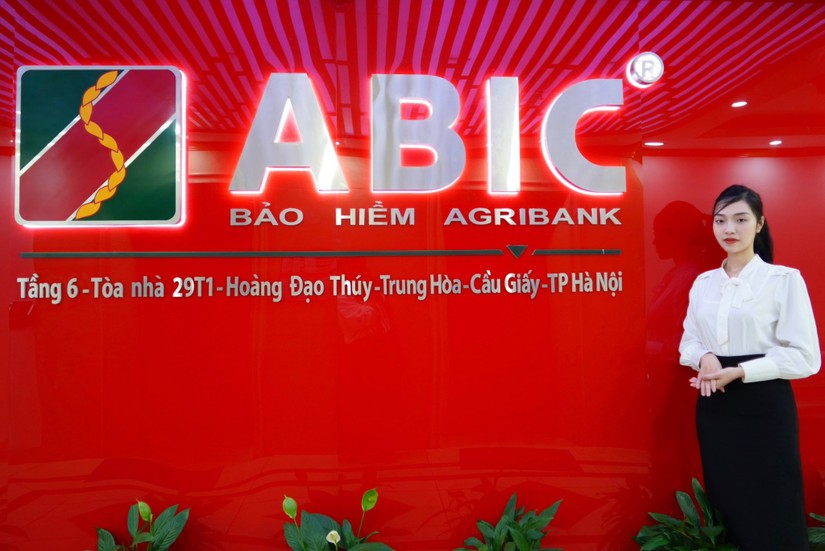 Người nh&agrave; l&atilde;nh đạo Bảo hiểm Agribank đăng k&yacute; giao dịch hơn 700.000 cổ phiếu