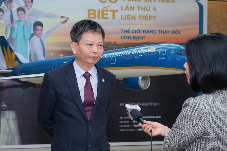 &Ocirc;ng Trịnh Ngọc Th&agrave;nh đ&atilde; c&oacute; 35 năm gắn b&oacute; với Vietnam Airlines.
